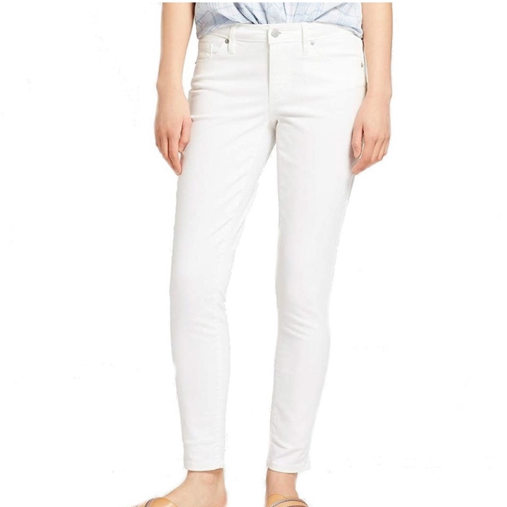 Universal Thread - Mid Rise White Skinny Jean - Picture 2 of 8